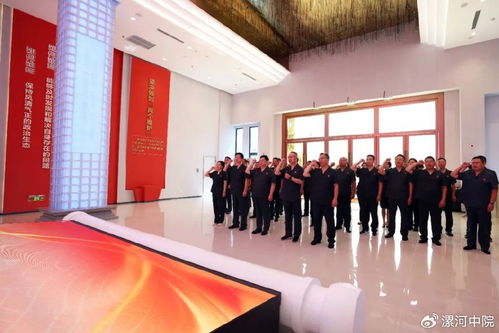 漯河中院组织参观学习市廉政文化教育馆